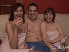 Amateur, Chambre à dormir, Gros seins, Doigter, Groupe, Lesbienne, Seins naturels, Fête