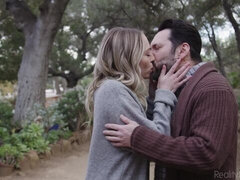 Duży kutas, Blondynka, Styl na pieska, Lizanie, Naturalne cycki, Cipka, Nastolatki, Cycki