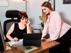 Μαλακία με το δάχτυλο για γυναίκες, Μαλλιαρός, Φιλί, Λεσβία, Αυνανισμός, Φυσικά βυζιά, Έφηβος, Βυζιά