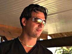 Baben, Stor kuk, Avsugning, Brunett, Hardcore, Slick, Mogen, Milf