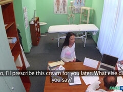 Amador amadora, Boquete, Masturbação, Lambendo, Enfermeira, Escritório, Xoxota, Uniforme