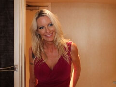 Tetas grandes, Mamada, Penetracion con dedos, Pajear, Sexo duro, Lamidas, Madres para coger, Tetas