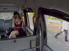 Young Mexican chick pays for taxi with her tight pussy