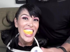 Velké kozy, Bondáž, Brunetka, Prsatá, Péro, Fetiš, Hd, Punčochy