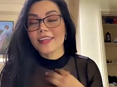 Amatööri, Isot tissit, Ruskeahiuksinen, Tupla penetraatio, Rankka, Latinankieli, Äiti jota haluaisin panna, Tissit