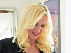 Ξανθιά, Πίπα, Κολλέγιο, Χύσιμο, Σε στάση σκύλου στα τέσσερα, Ώριμη, Ώριμη γυναίκα, Η σύζυγος