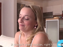 Süss, Hundestellung, Handjob, Orgasmus, Pornostars, Rasiert, Eng, Titten