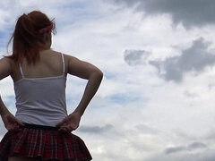 Hochschule, Tschechisch, Flexibel, Im freien, Rotschopf, Erotischer film, Unter dem rock, Spanner