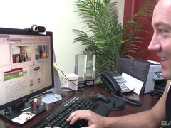 Брюнетки, Семяизвержение, Сперма на лице, Тату