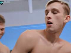 Anál, Dávení penisem, Doktor, Gay, Na veřejnosti, Tetování, Uniforma