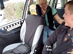 Amateur, Sucer une bite, Voiture, Doigter, Mature, De plein air, Réalité, Voyeur