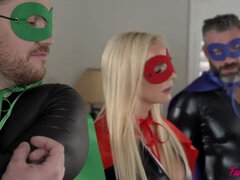 Blonde, Éjaculation interne, Branlette thaïlandaise, Latex, Culottes ou slips, Petite femme, Pov, Rasée