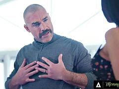 Grosse titten, Blasen, Geschnappt, Doppelpenetration, Handjob, Reif, Flotter dreier, Titten