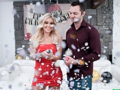 Culo grosso, Grande cazzo, Tette grandi, Bionda, Pompino, Da dietro, Mamma che vorrei scoparmi, Tatuaggi