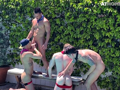 Anaali, Suihinotto, Homo, Käsihoito, Ulkona, Uima allas, Pornotähti, Tatuointi