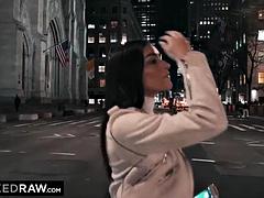 Lécher le cul, Grosse bite, Sucer une bite, Brunette brune, Hard, Interracial, Adolescente, Nénés