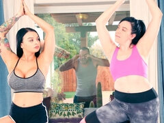 Velike joške, Fafanje, Doggystyle, Prstni, Lizanje, Milf, Šport, Tetovaže