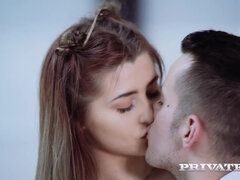 Grote lul, Pijpbeurt, Bruinharig, Sperma shot, Gezin, Hardcore, Tiener