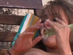 Rjavolaska, Latinka, Lezbijke, Samozadovoljevanje, Zunaj, Igrače