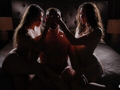 큰 엉덩이, 큰 음경, 큰 가슴, 오랄섹스, 도기스타일, 두여자와 한남자, 밀프
