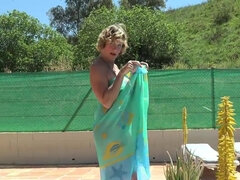 Britannique, Femme couguar, Lingerie, Masturbation, Mère que j'aimerais baiser, Orgasme, De plein air, Solo