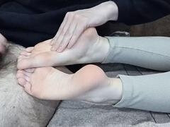 18 let, Pár, Stříkání spermatu, Nohy, Footjob, Homemade, Masáž, Teenka