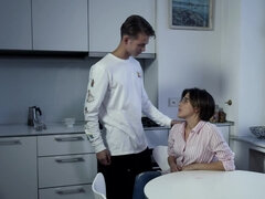 Bespectacled girl loved penetration and facial cumshot in kitchen