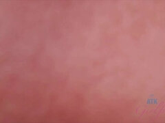 Amateur, Doigter, Petite amie, Poilue, Embrassement, Orgasme, Pov, Public