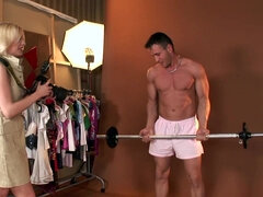 Kuusysi, Amatööri, Iso kulli, Blondi, Suihinotto, Luonnolliset tissit, Pornotähti, Lyhyt tukka