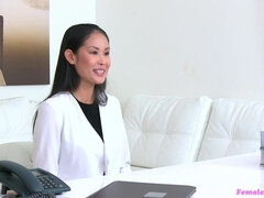 素人, お尻, 女, 指いじり, レズビアン, なめる, オフィス, オマンコ