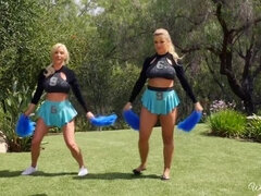 Peitos grandes, Loiroa, Latina, Lambendo, Ao ar livre cartaz de rua outdoor, Xoxota, Saia, Uniforme