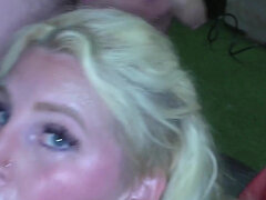 Leie, Grosser schwanz, Blondine, Viele männer bespritzen eine frau, Spermaladung, Gruppensex, Handjob, Milf