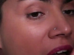 Boquete, Ela vestida ele nu, Casal, Jato de porra, Punheta, Pontos de vista, Cabelo curto, Esposa