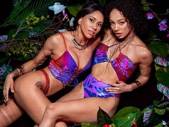 18, デカ尻, 指いじり, キス, 下着, ガリガリ, ストリッピング, オッパイの