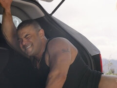 Culo, Tetas grandes, Botas, Coche, Corridas faciales, Pajear, Al aire libre, Puta