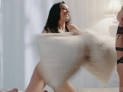 Asiatica, Pompino, Brunetta, Erotica, Toccando, Lingerie, Figa, Terzetto