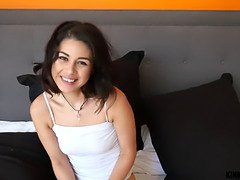 Sovrum, Brunett, Söt, Hårig, Hd, Latina, Pov, Fitta