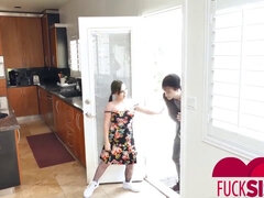 Amatoriale, Schizzo di sborra, Hd, Piccola, Punto di vista pov, Realtà, Ragazza, Vergine