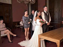 Ázijskej, Nevesta, Brunetka, Podvádzanie, Spodná bielizeň, Na verejnosti