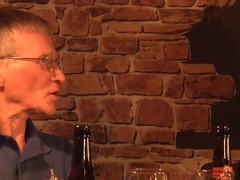 Blondin, Avsugning, Handjobb, Kysser, Liten och nätt, Piercing, Svälja, Trekant