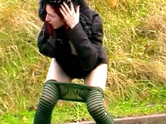 Britisk, Hunn, Fetisj, Onani, Offentlig, Alene, Tattovering, Pupper