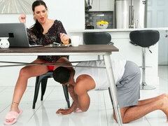 Leie, Grosser arsch, Grosser schwanz, Braunhaarige, Hundestellung, Interrassisch, Milf, Titten