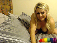 Testes gyönyörű hölgy, Döci, Felpeckelve, Maszti, Anyuci, Egyedül, Játékszerek