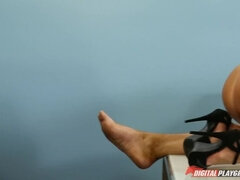 Perännuolu, Isot tissit, Spermashotti, Naamallinen, Käsihoito, Selkäsauna, Pillu, Todellisuus