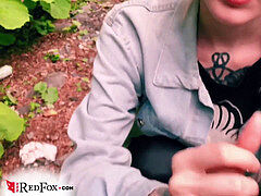 18 ans, Amateur, Grosse bite, Éjaculer dans la bouche, De plein air, Public, Suçant, Tatouage