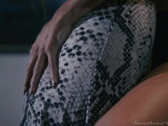 Gros seins, Blonde, Brunette brune, Femelle, Doigter, Embrassement, Léchez, Seins naturels