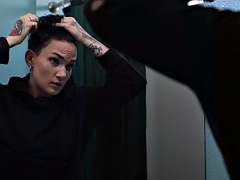 Babe, Store pupper, Lesbisk, Slikking, Pornostjerner, Dusj, Strapon, Tattovering