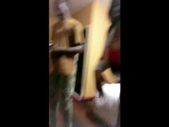 Hatalmas hátsó, Pénisz