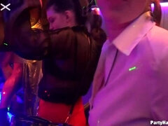 Жопа, Большие сиськи, Брюнетки, Танцы, Член, Женщины, Оргии, Свингеры