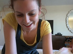 Sucer une bite, Brunette brune, Robe, Petite amie, Poilue, Pov, Mamelons bombés, Chatte